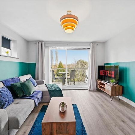The Stylish Warwick Abode - Balcony - Garden Villa Leek Wootton Luaran gambar