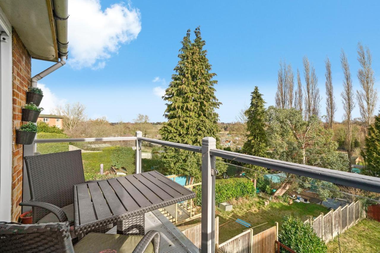 The Stylish Warwick Abode - Balcony - Garden Villa Leek Wootton Luaran gambar